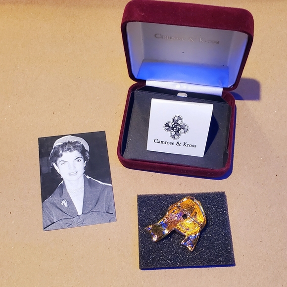 Vintage Camrose and Kross Jackie Kennedy JBK Collection brooch pin. - Picture 8 of 11